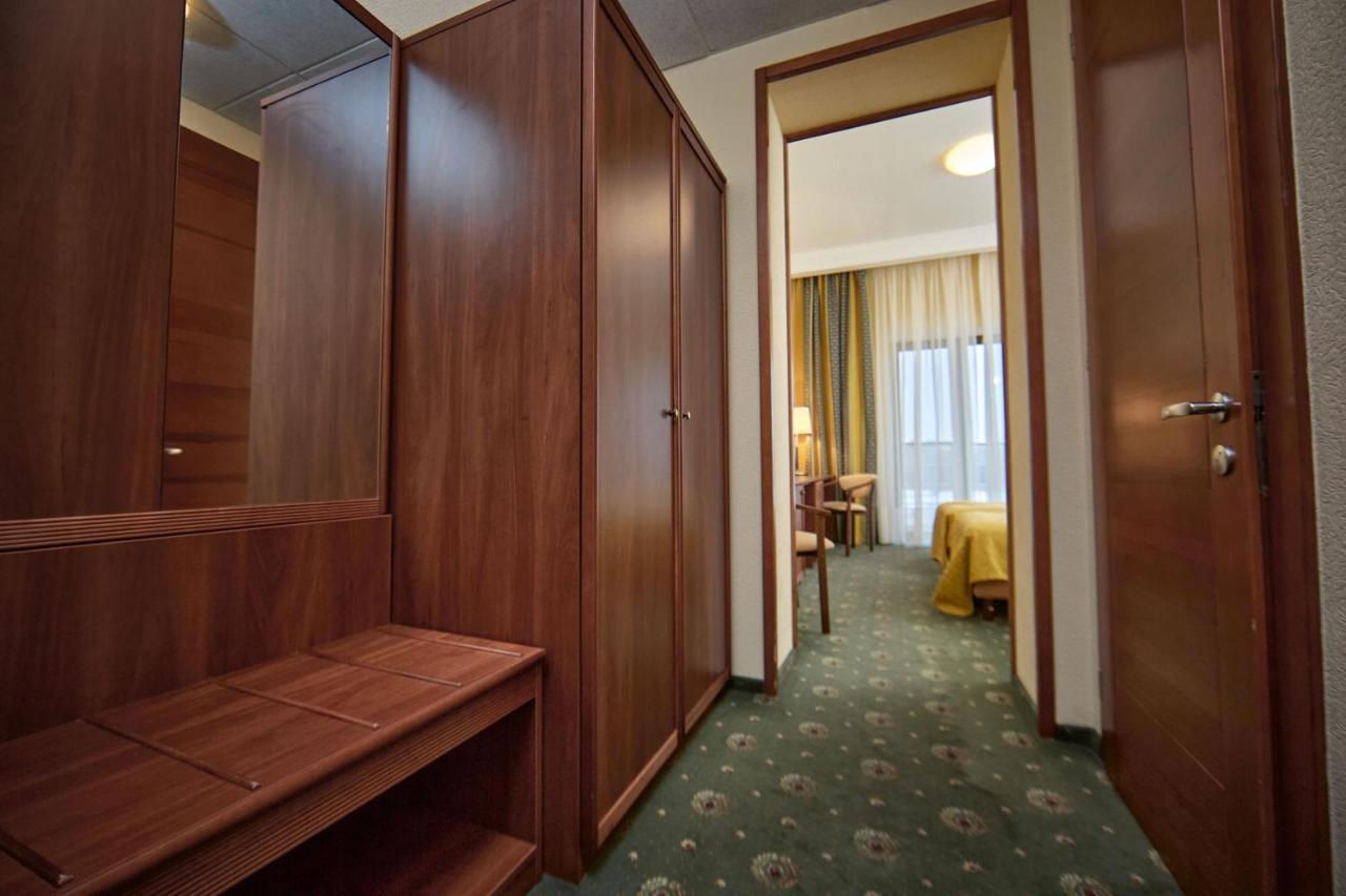 Platium Spa&Resort Kozyn Extérieur photo