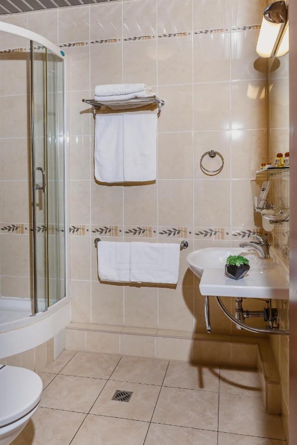 Platium Spa&Resort Kozyn Extérieur photo