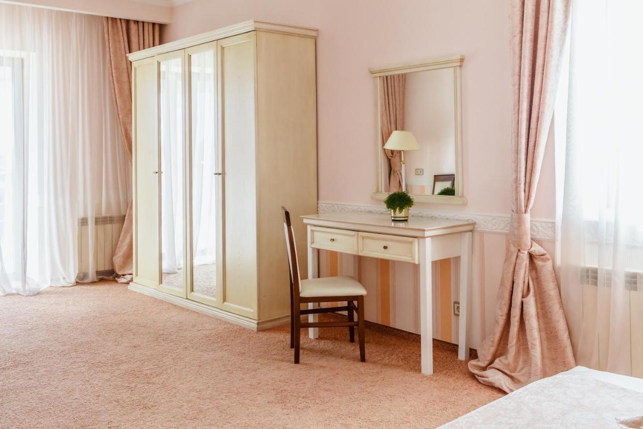 Platium Spa&Resort Kozyn Extérieur photo